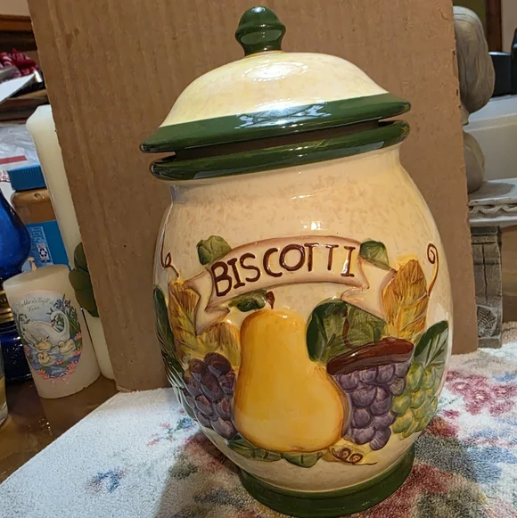 Green and Cream Biscotti Jar - Picture 1 of 6